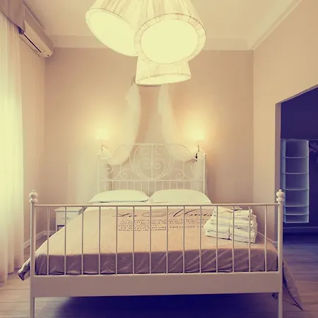 1920 Maison Et Musique Отель 2*